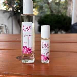 NWT Love by Auric Blends Scented Body Oil, Roll-On